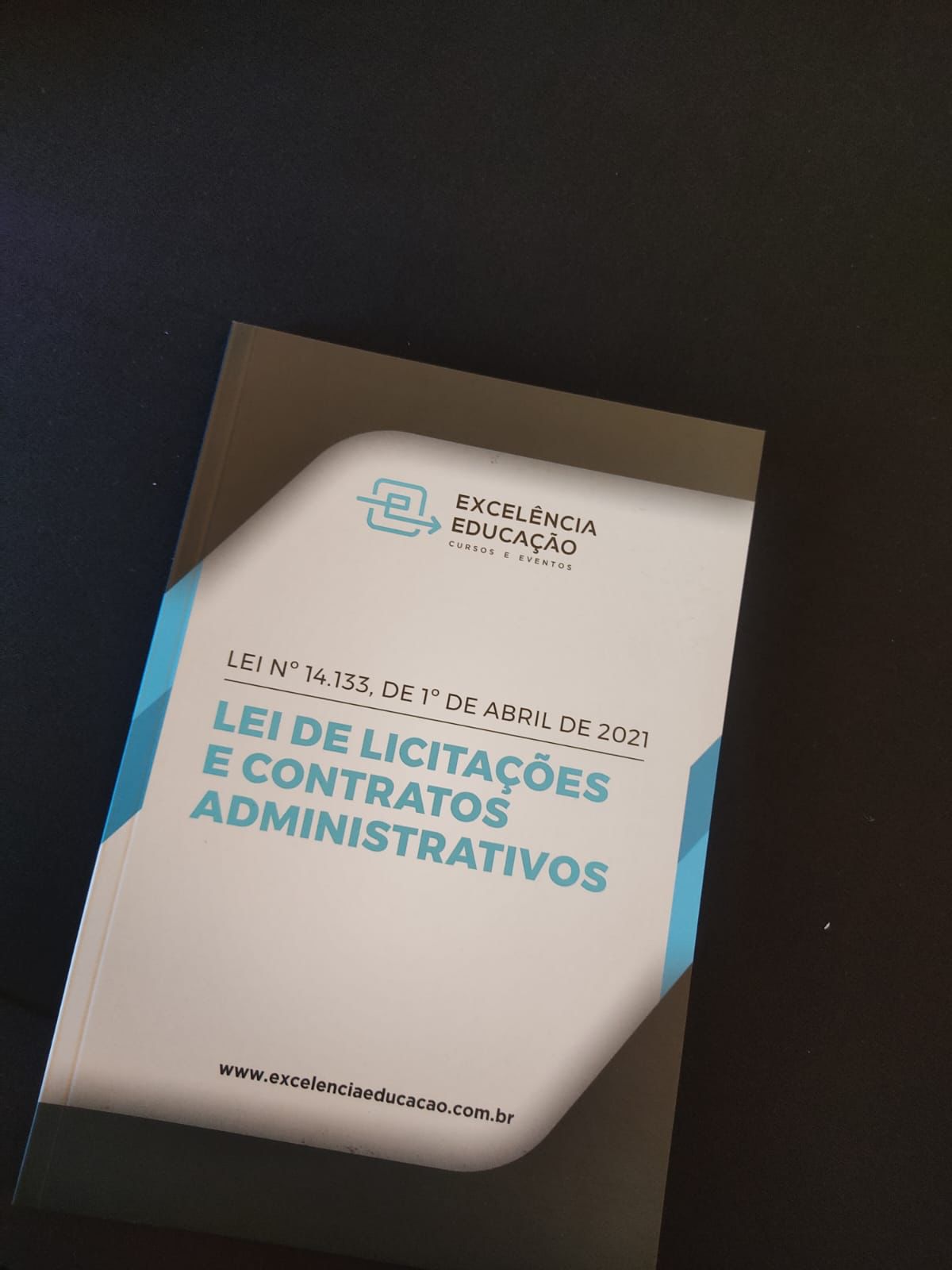 Investimento em Capacitação – Colaboradores da Câmara Municipal de Jandaia Participam de Curso sobre Lei de Licitações e Contratos Administrativos.